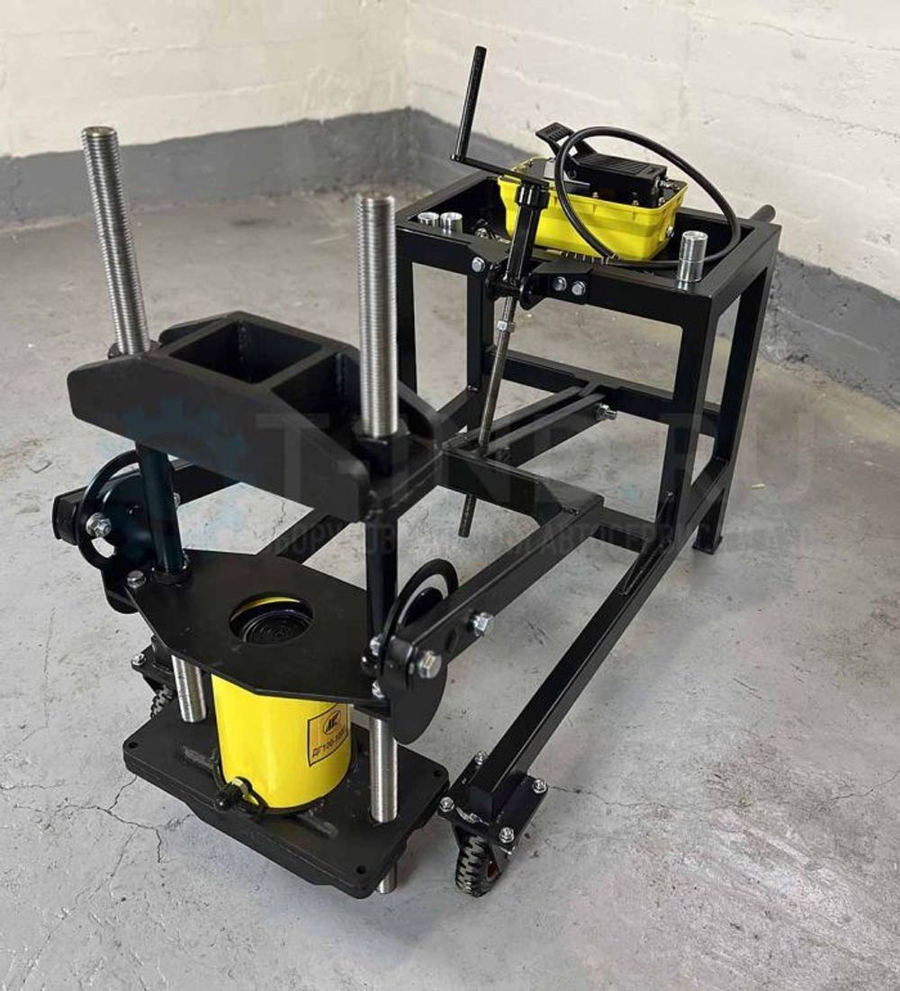 ТИТАН (ТТН-103/1 П) Выпрессовщик шкворней гидравлический, на тележке, с пневмоприводом, 100 т