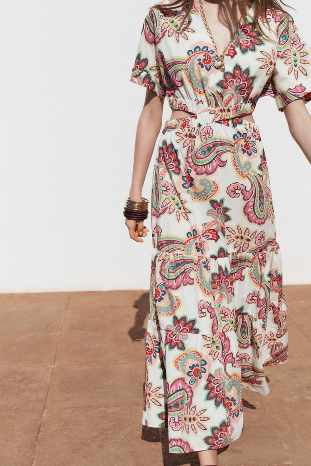 ZARA ПЛАТЬЕ ИЗ ПОПЛИНА С ПРИНТОМ С ДЕКОРАТИВНЫМИ ВЫРЕЗАМИ, РАЗНОЦВЕТНЫЙ