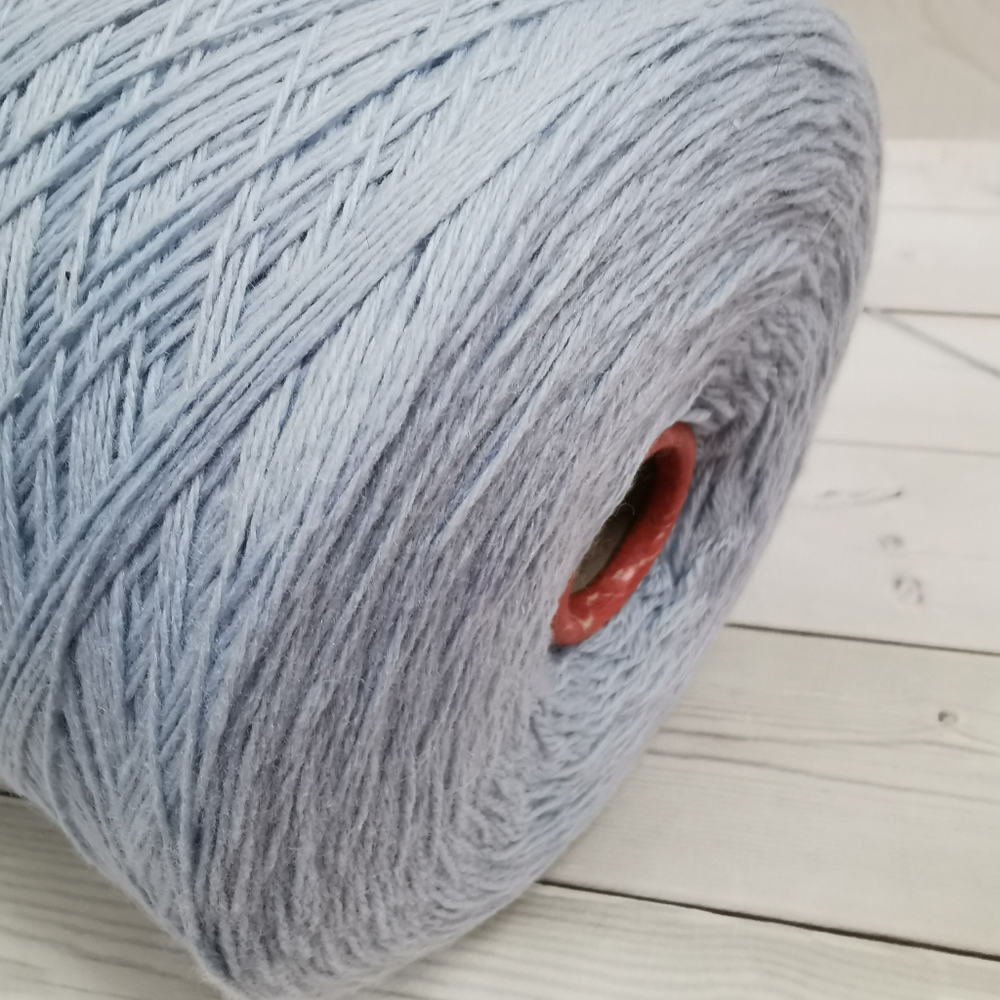 Пряжа для вязания Cashsilk голубой (65% кашемир, 20% шерсть, 15% шелк) 100 гр. 500 м.