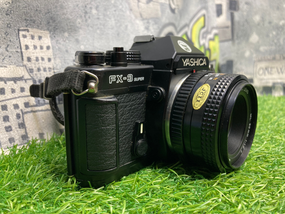 Yashica FX3 Super 2000 + Yashica ML 50mm 1.9