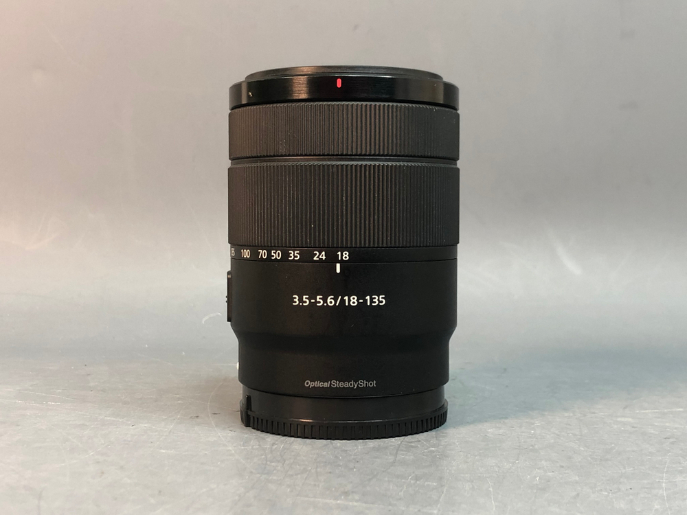 Sony E 18-135mm F3.5-5.6 OSS вмятина