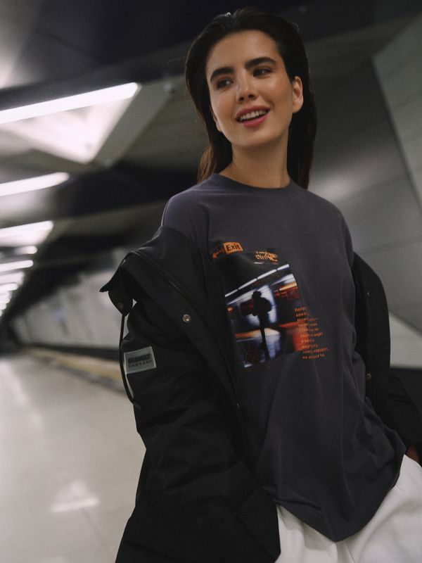 Лонгслив оверсайз с велюровым эффектом 