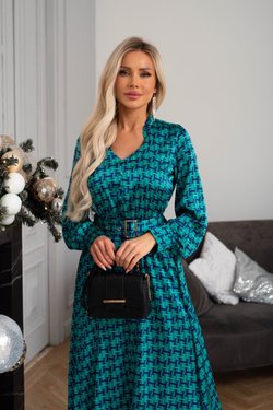 Зеленое шелковое платье