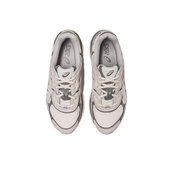 Asics Гельл Нью-Йорк В изобранном виде - это универсальный аксессуар