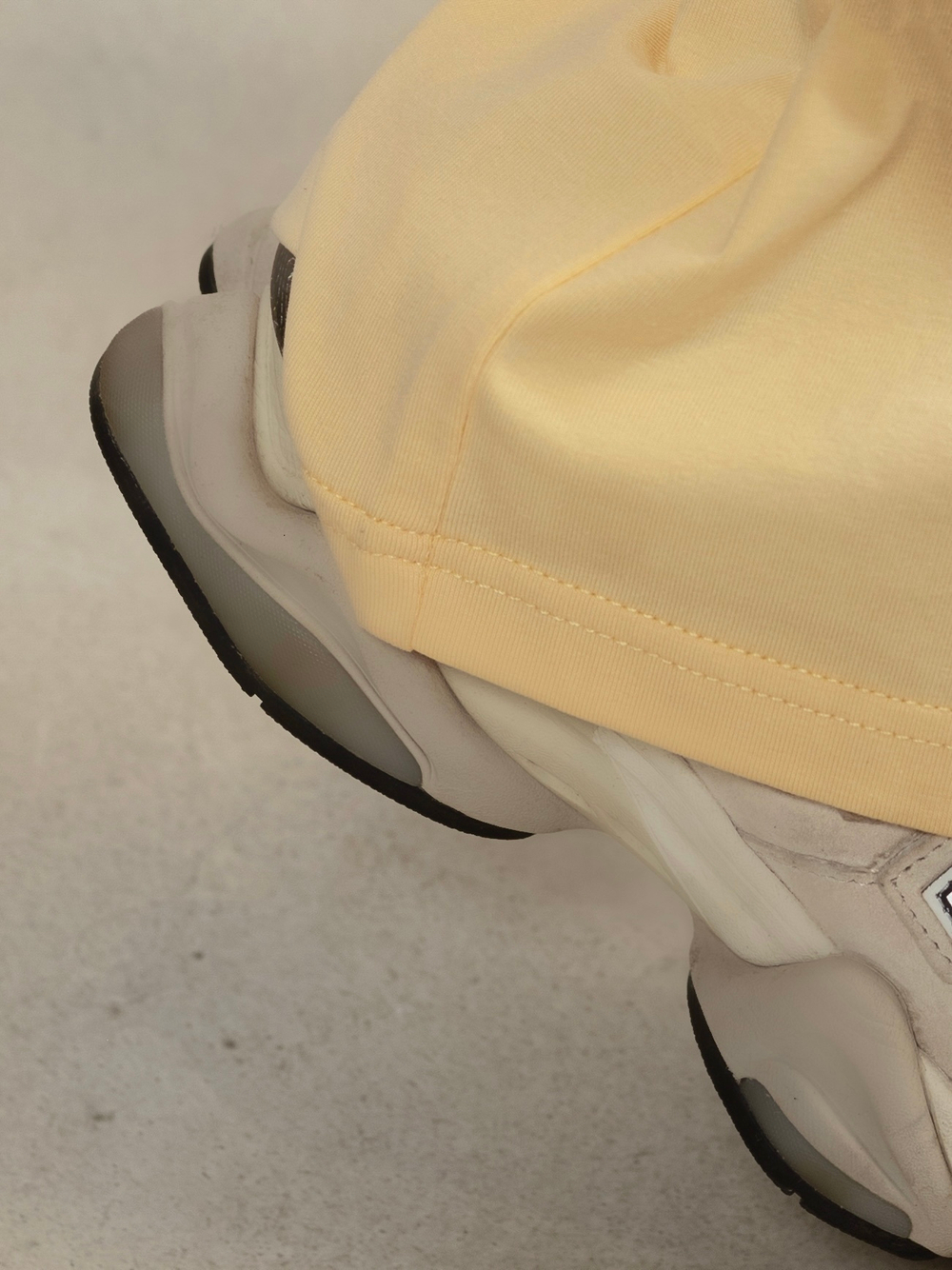 Футболка облегающая с окантовкой