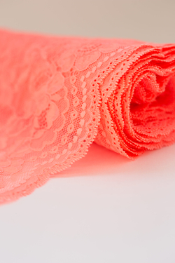 Эластичное кружево оранжевое неоновое ширина 22 см