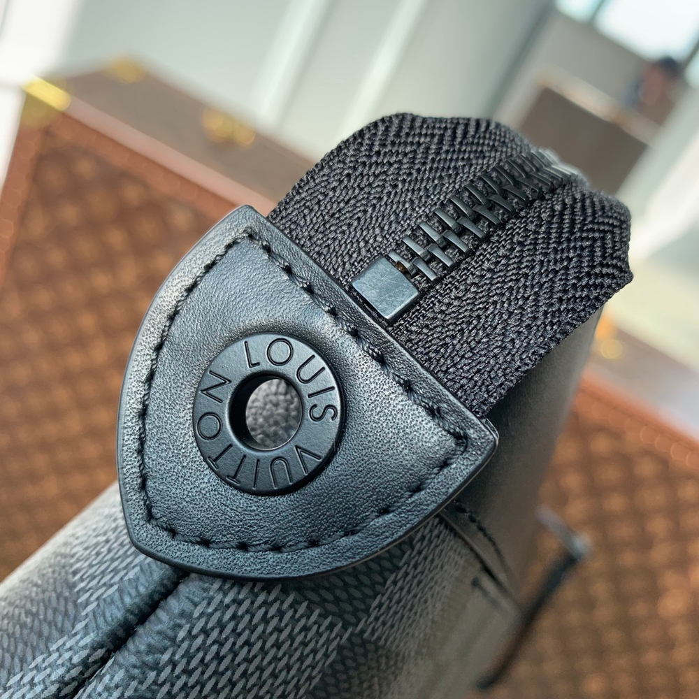 Louis Vuitton Pochette Voyage Souple