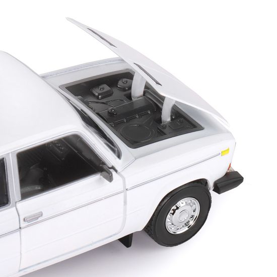 Модель машины  ТМ АВТОПАНОРАМА 1/22 ВАЗ 2106, белый (свет, звук) JB1200163