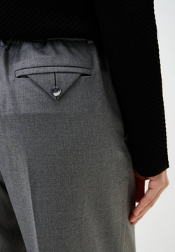 Прямые широкие брюки