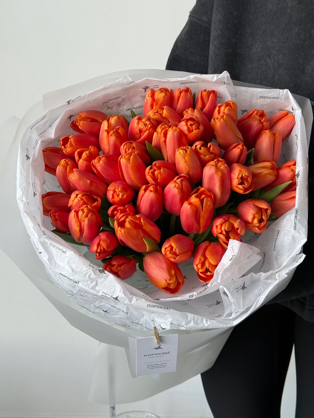 Букет из 51 оранжевого тюльпана