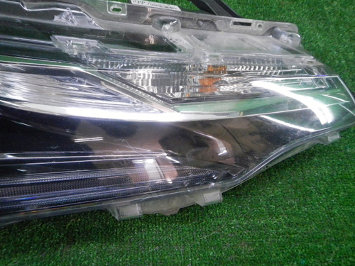 Фара правая Toyota Corolla 11 E160 (2015-2019) LED