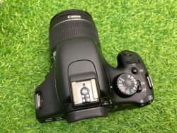 Canon 550D kit 18-55mm 3.5-5.6 IS II 15.100 кадров