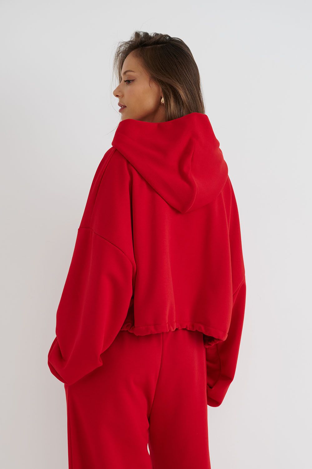 Укороченное худи на молнии красного цвета