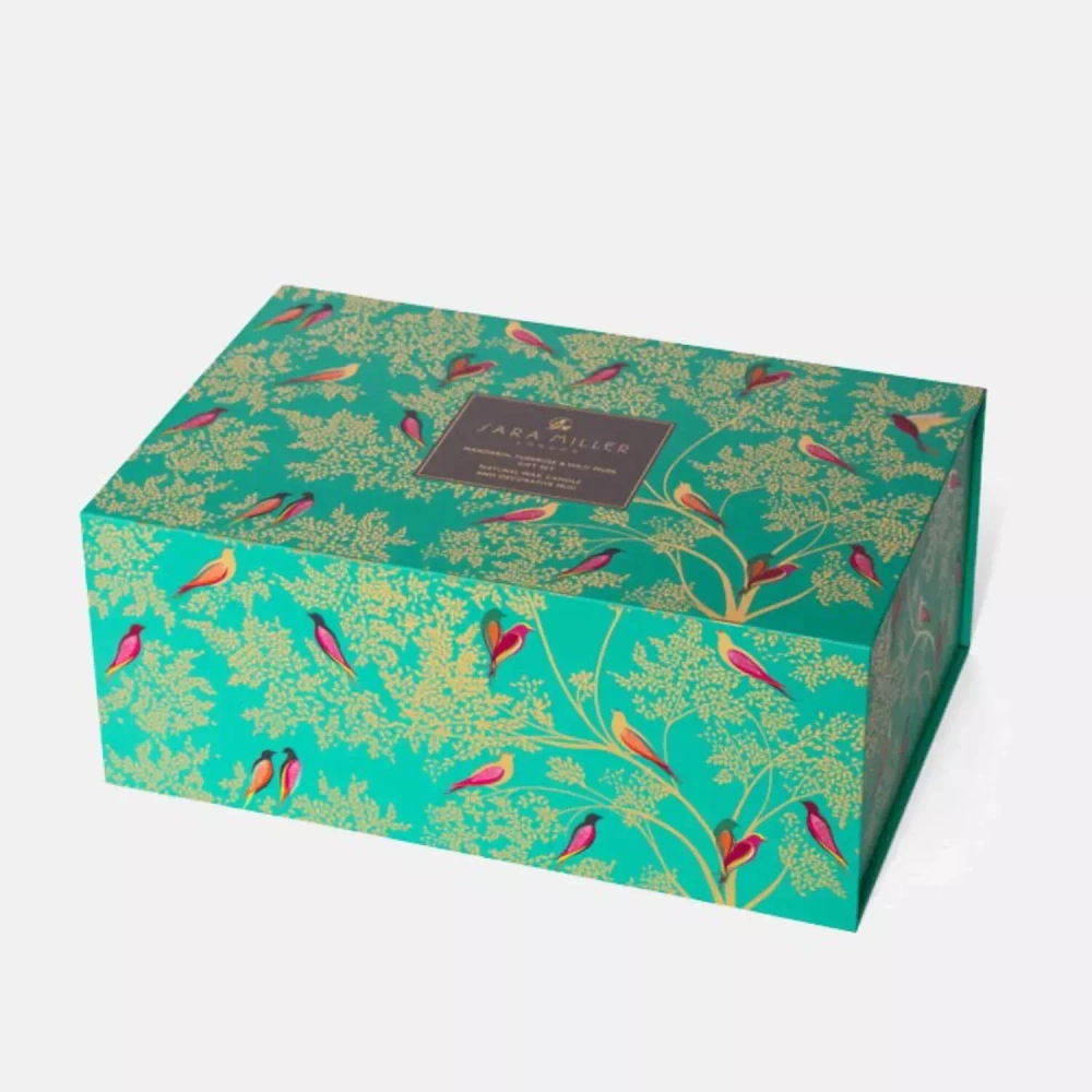 Wax Lyrical - Набор Sara Miller London кружка + свеча 42ч зеленая Челси / артикул   SM2500  / GTIN 749151786820