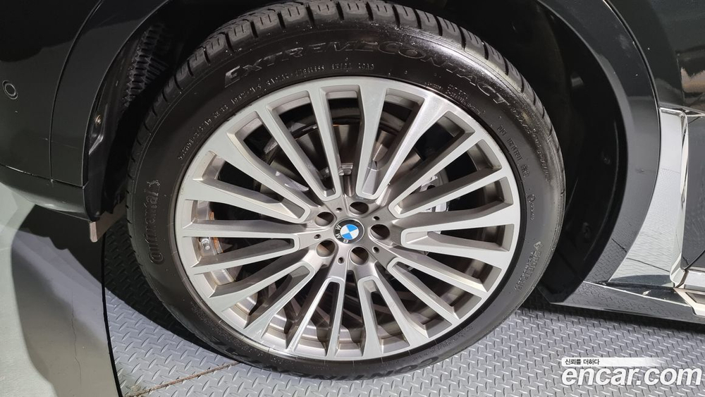 BMW X7 (G07) xDrive 40i Design Pure Excellence 7-и местный (03.2021)