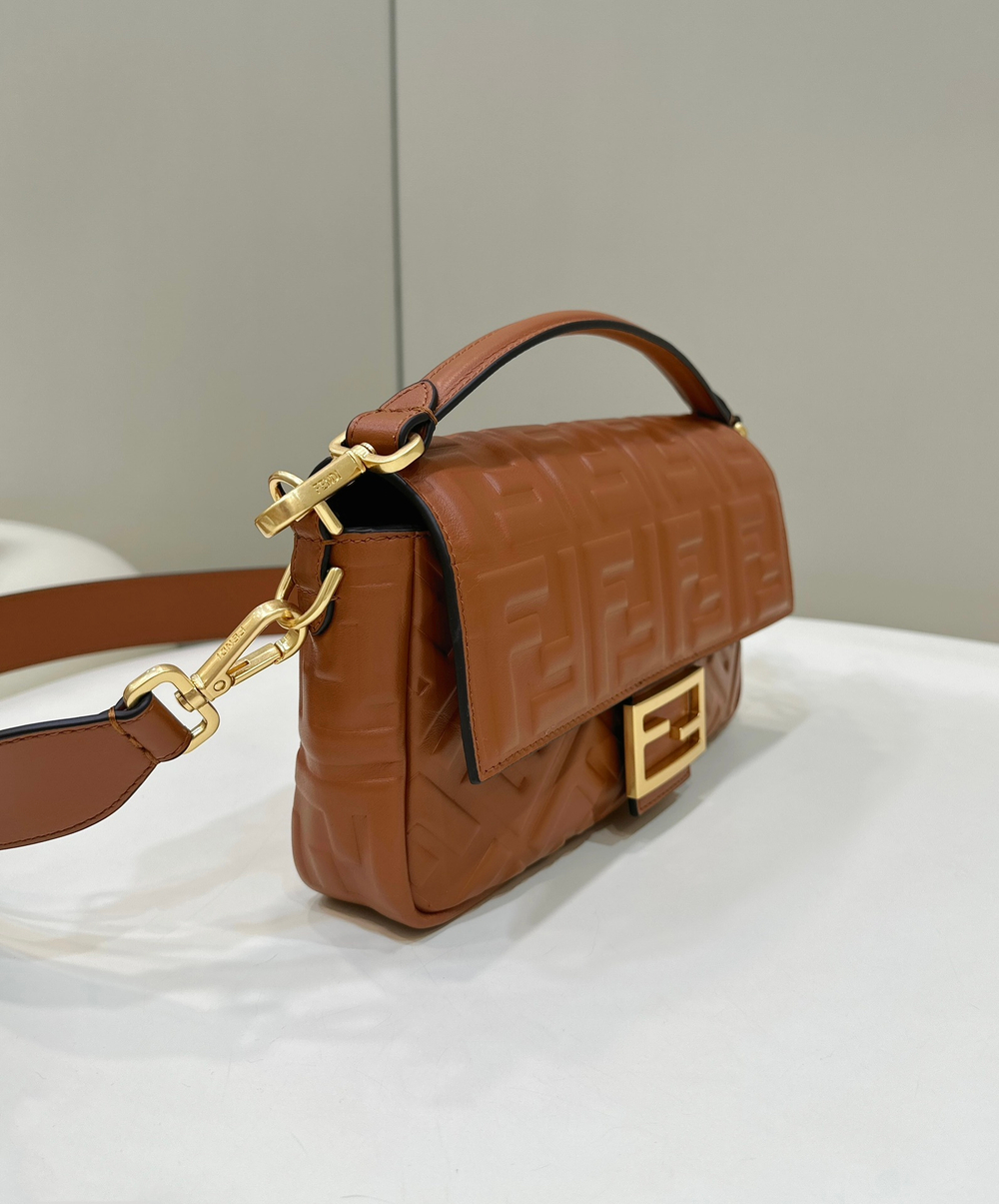 Fendi Baguette 27 cm