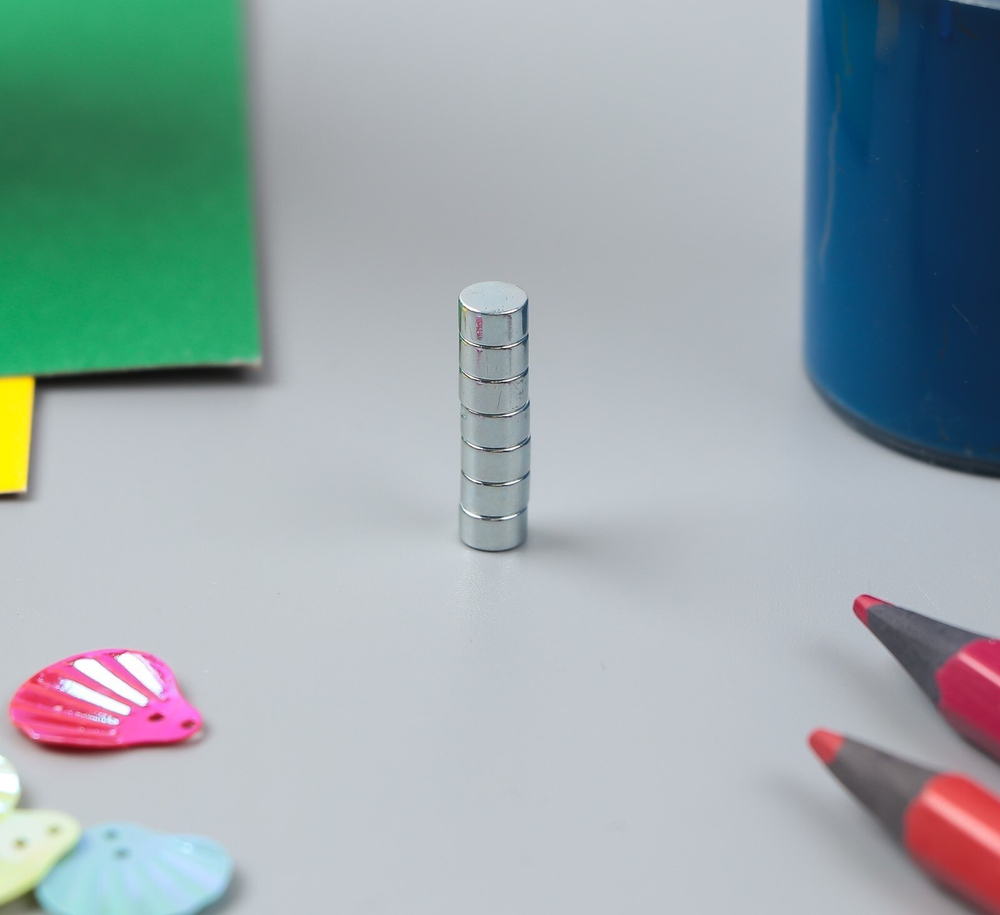 Магнит неодимовый круглый, серебристый 10х2 мм