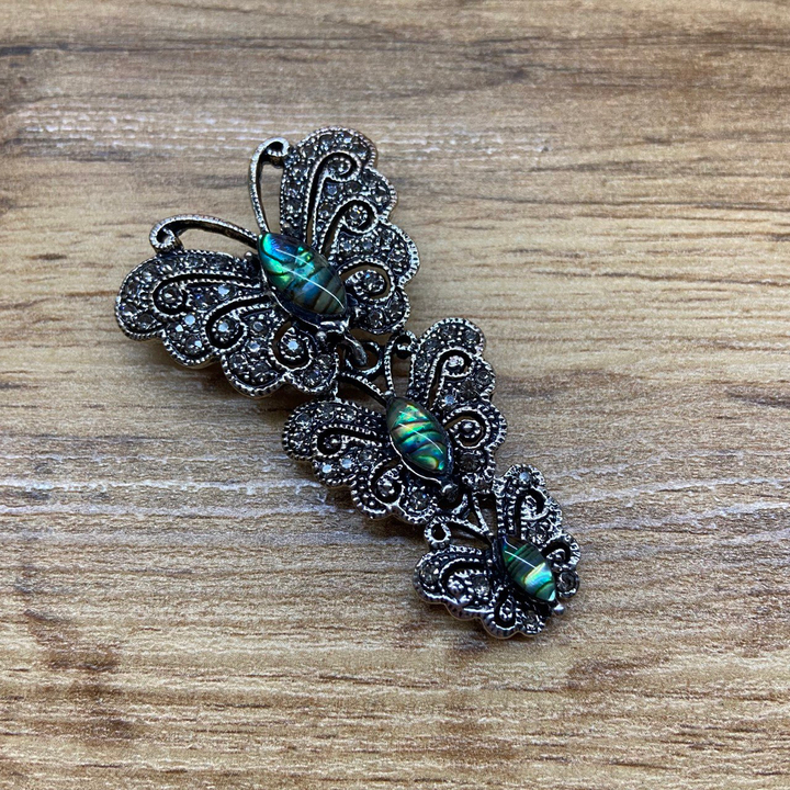 Брошь 3 бабочки на уменьшение гелиотис стразы металл серебристый