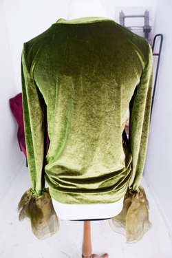 Блузка Aleksandra Kazakova бархатная, маркировка S/M, визуально на 44/46 размер, новая