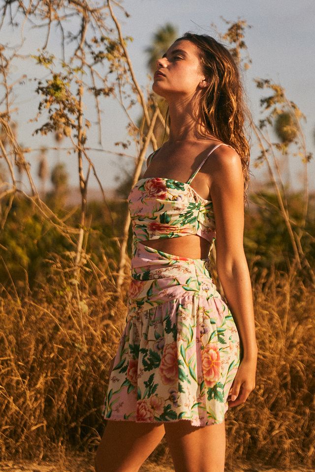 Платье с акцентным вырезом сбоку Cade Korin