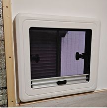 Окно сдвижное Mobile Comfort W5045SR 500x450 мм, штора рулонная, антимоскитка