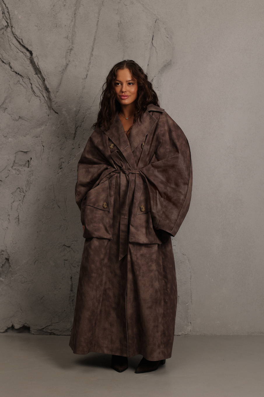 Тренч из вареного денима