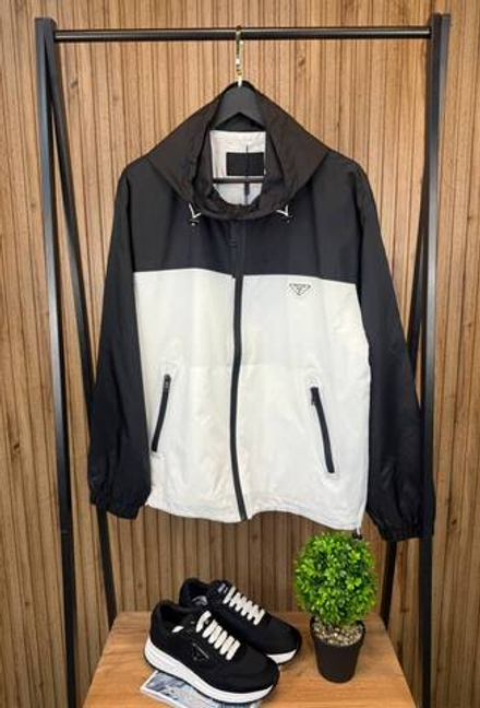 Ветровка Prada