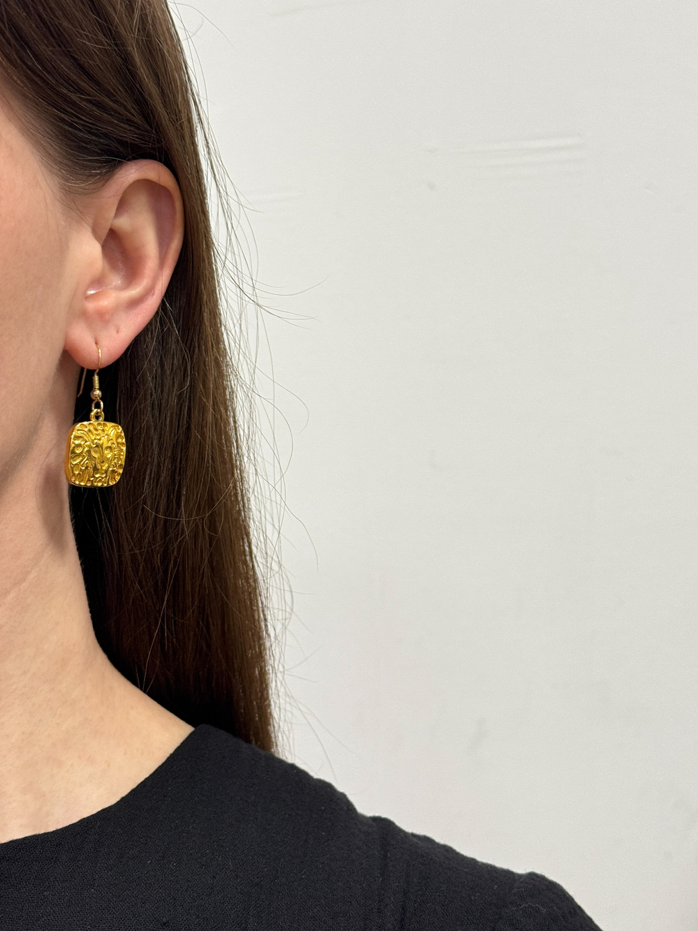 Серьги со львами Anne Klein