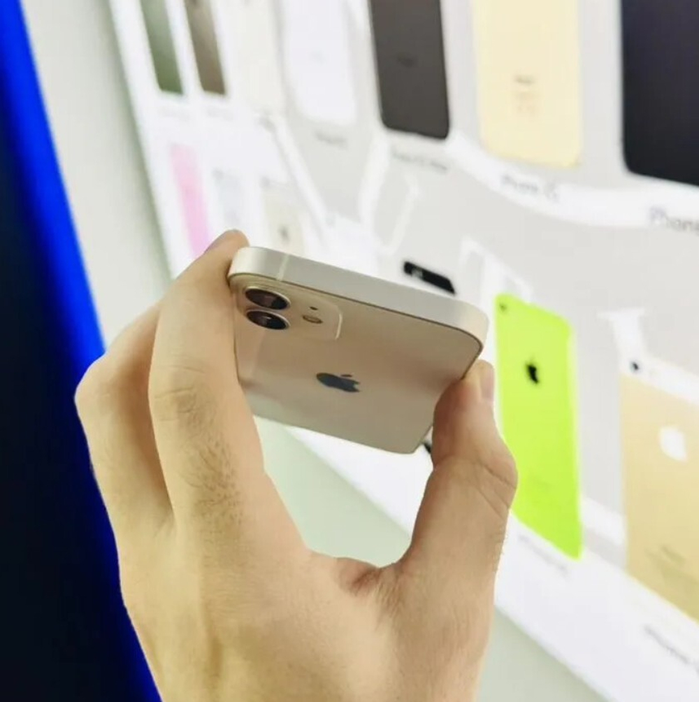 iPhone 12, 128 ГБ б/у