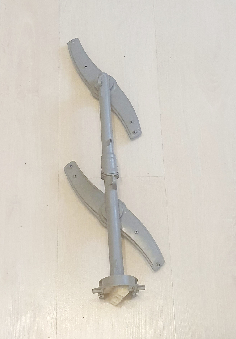 Верхние разбрызгиватели с подводящей трубой-кронштейном посудомоечной машины Bosch