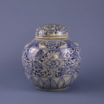 Ваза в бело-синих тонах с крышкой