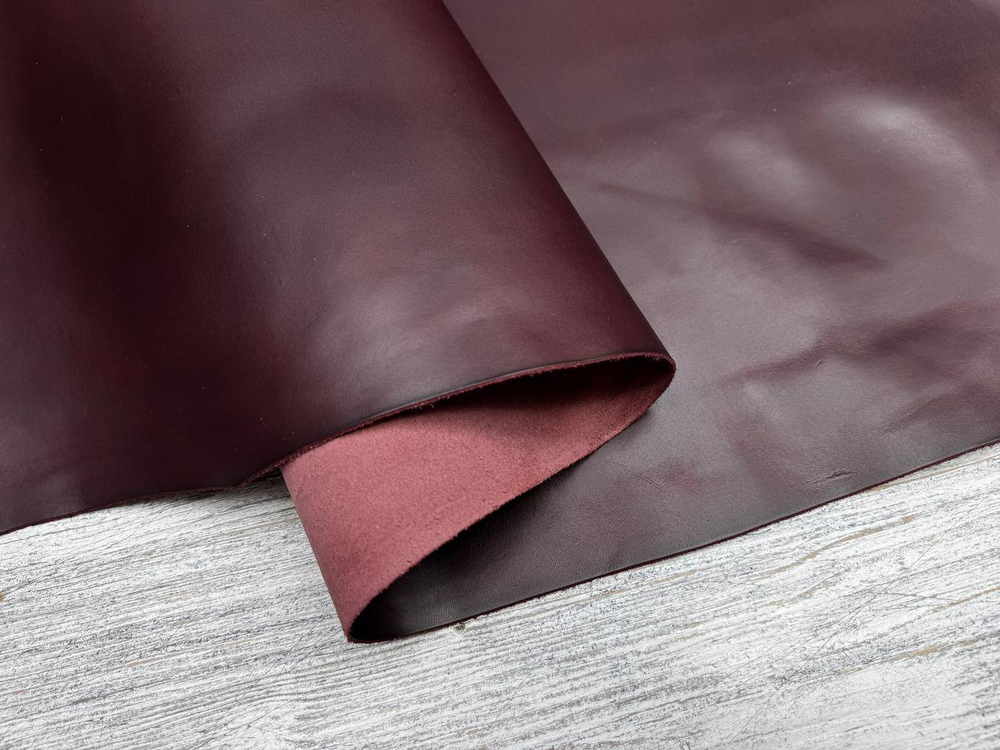 Etrusco Liscio Bordo (1,5-1,7 мм), цв. Бордовый, натуральная кожа