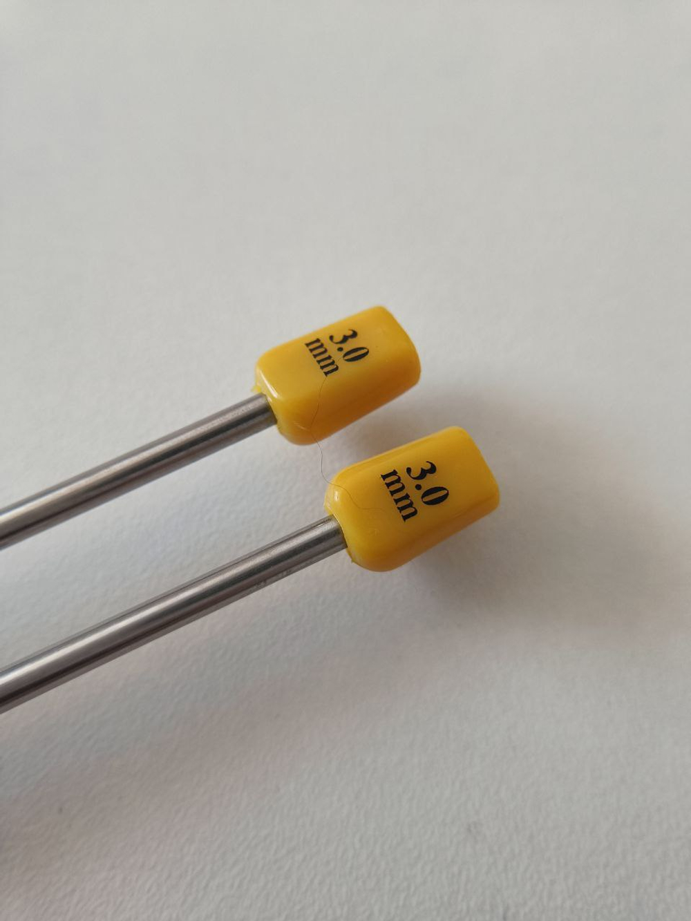 Спицы прямые, металлические, длина 35 см, № 3