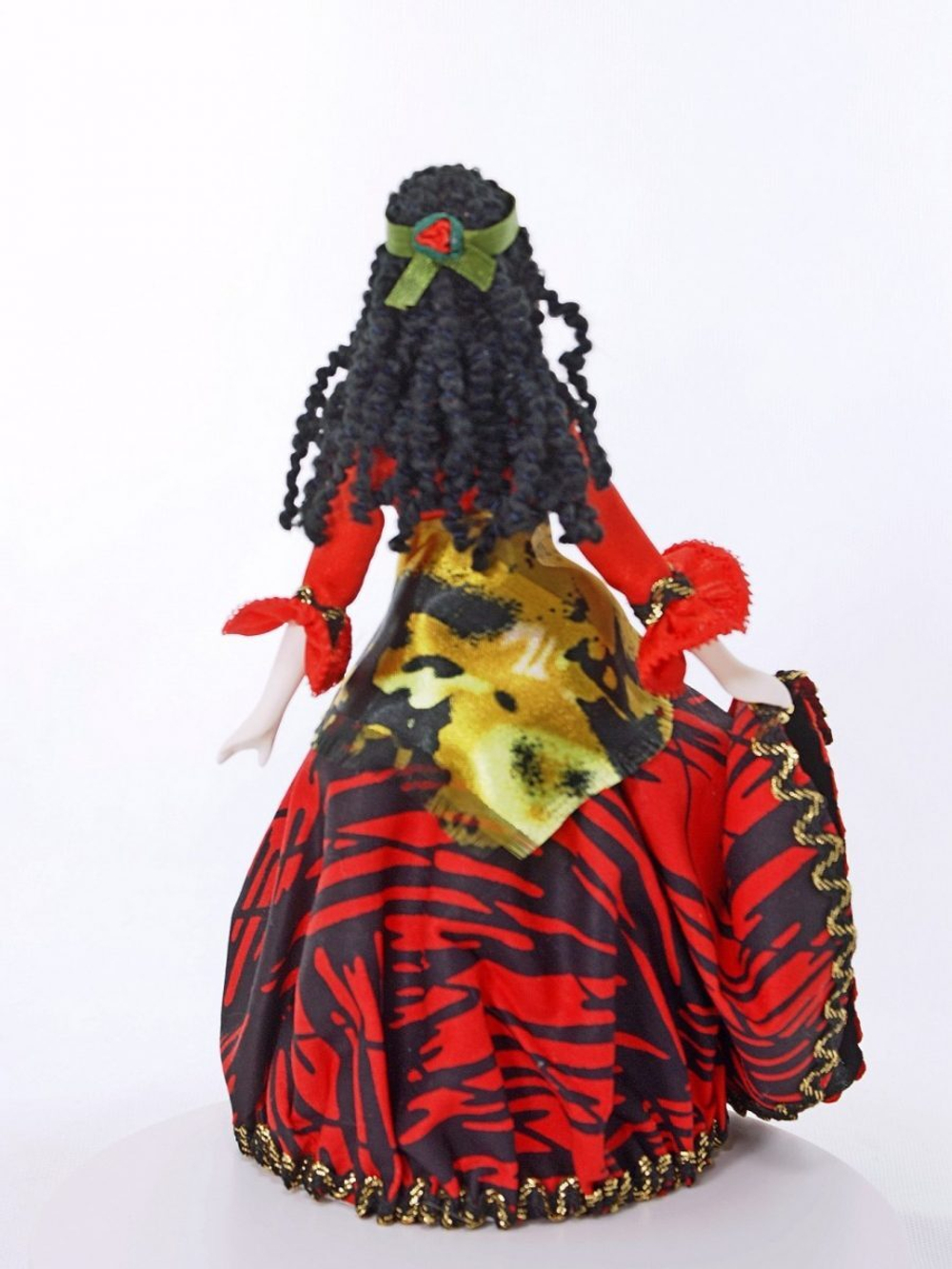 Кукла коллекционная Потешного промысла Цыганка в традиционном наряде