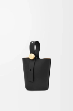 Loewe Мини-сумка-ведро Pebble из гладкой телячьей кожи, черный