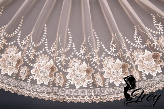 05-59 Вышивка на неэл. сетке 23 см, кремовый (левая)