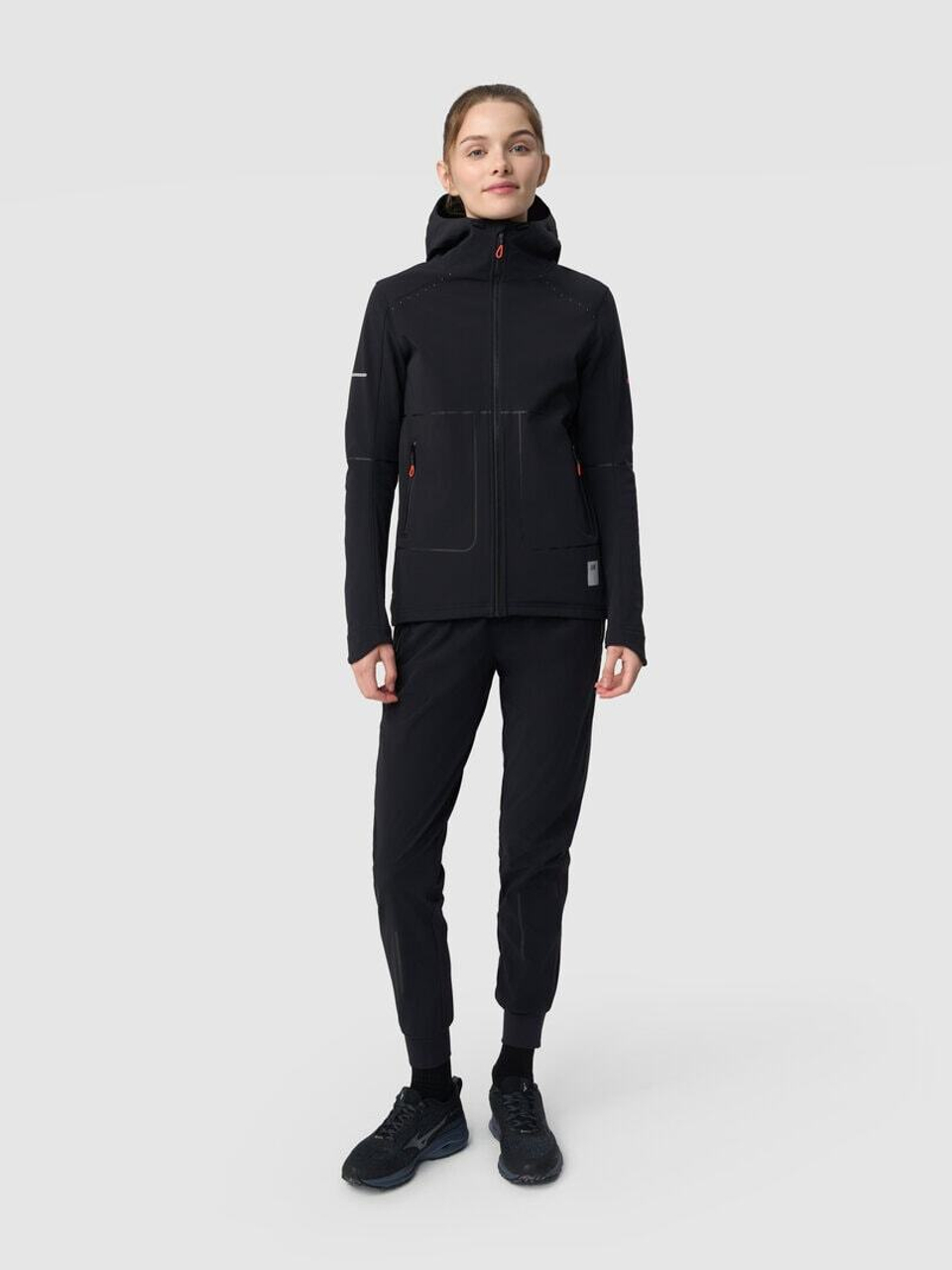 Зимняя беговая куртка GRI Темп 5.0 женская чёрная