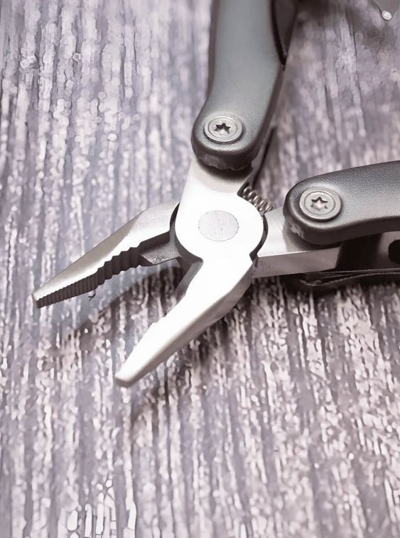 Армейский мультитул 12в1 плоскогубцы нож отвертка Серый