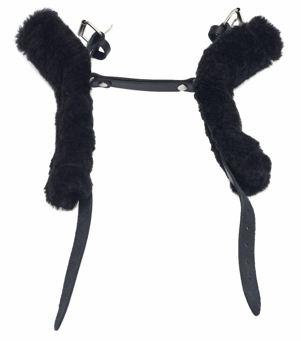 Черные базовые наручники из кожи с опушкой (Цвет: черный)