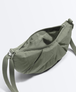 OYSHO Стеганая мини-сумка с плечевым ремнем, хаки