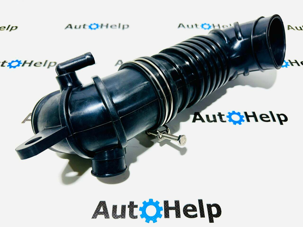 Патрубок воздушного фильтра MN135024 Mitsubishi