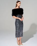 Корсетное платье с меховой отделкой