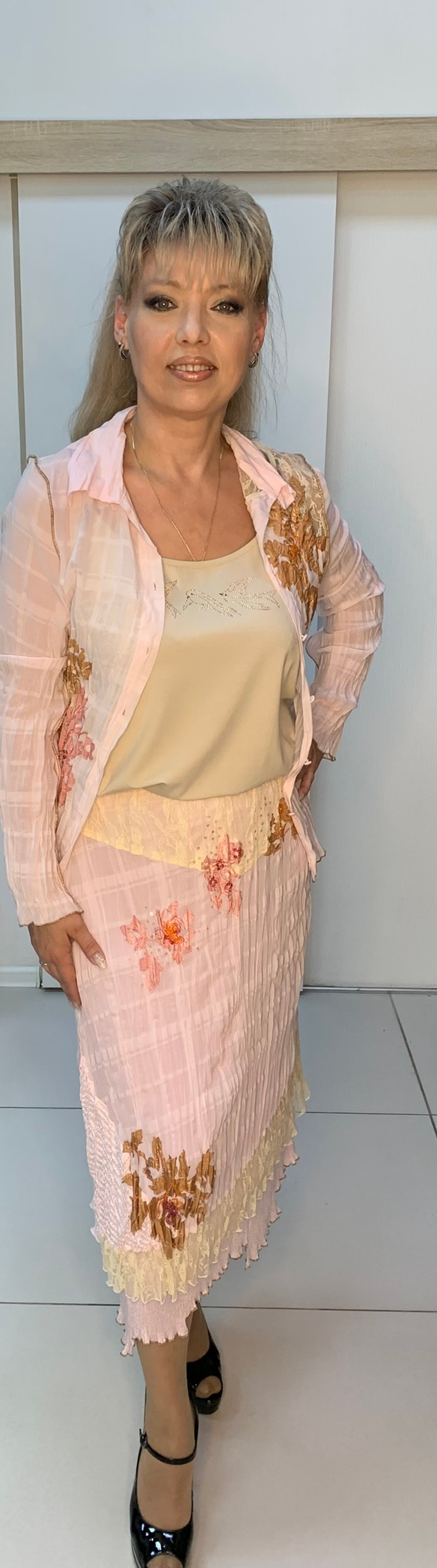 Летняя нежно-розового цвета юбка