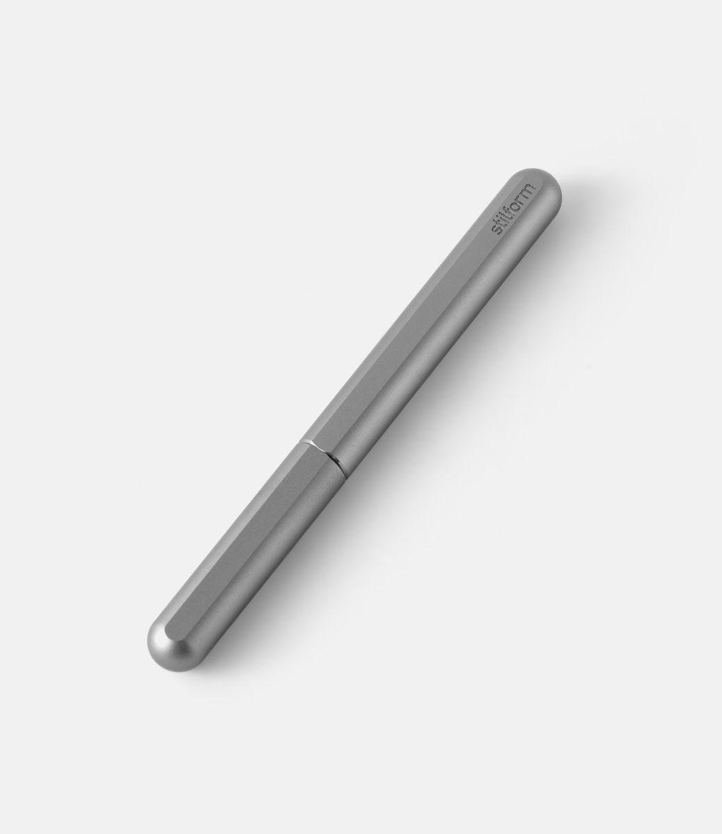 Stilform Ink Comet Grey — перьевая ручка из алюминия
