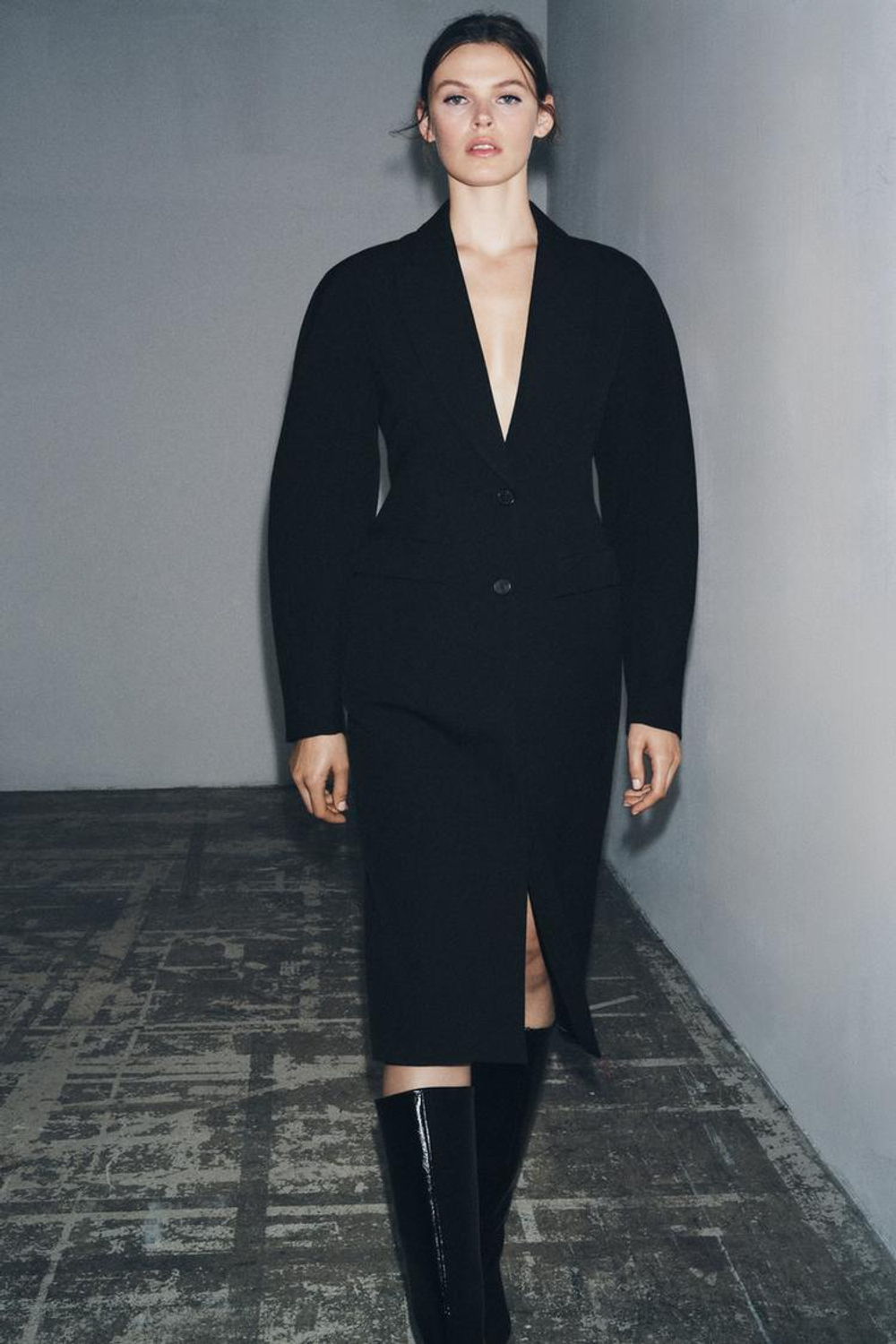 ZARA ПРИТАЛЕННОЕ ПАЛЬТО — ZW COLLECTION, ЧЕРНЫЙ