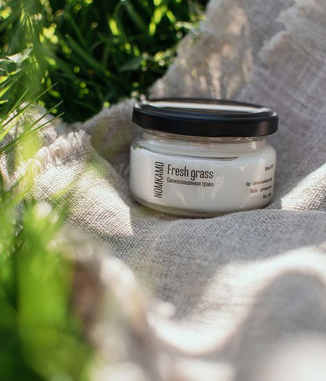 №87 Свежескошенная трава, ароматическая свеча Library, Nomkamo