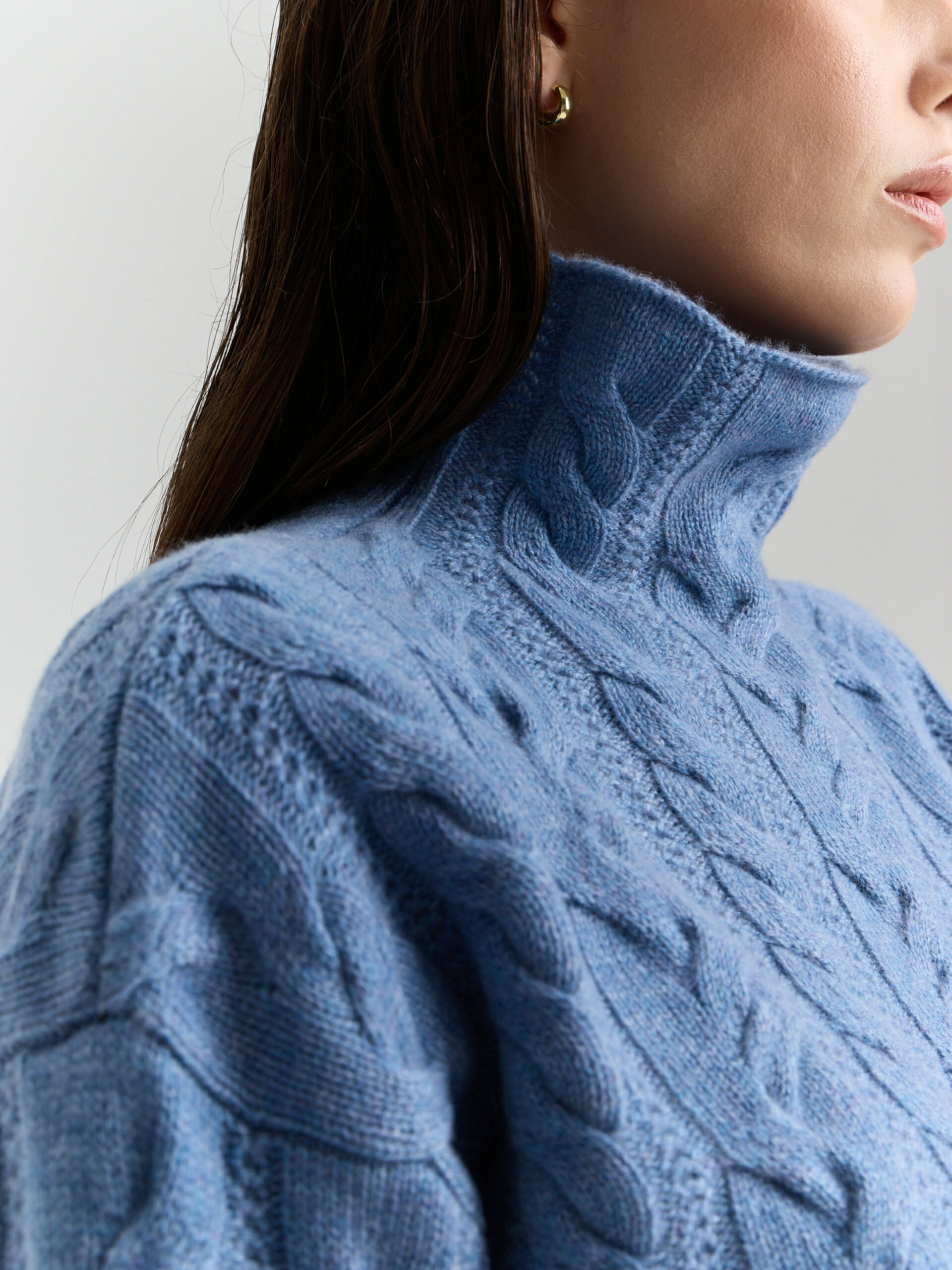 Кашемировый свитер с косами