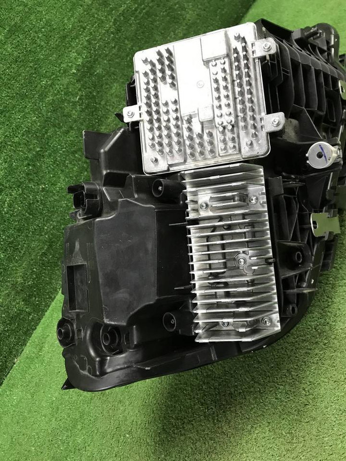 Фара левая BMW 3er G20 (2022-н.в.) LED (В сборе)
