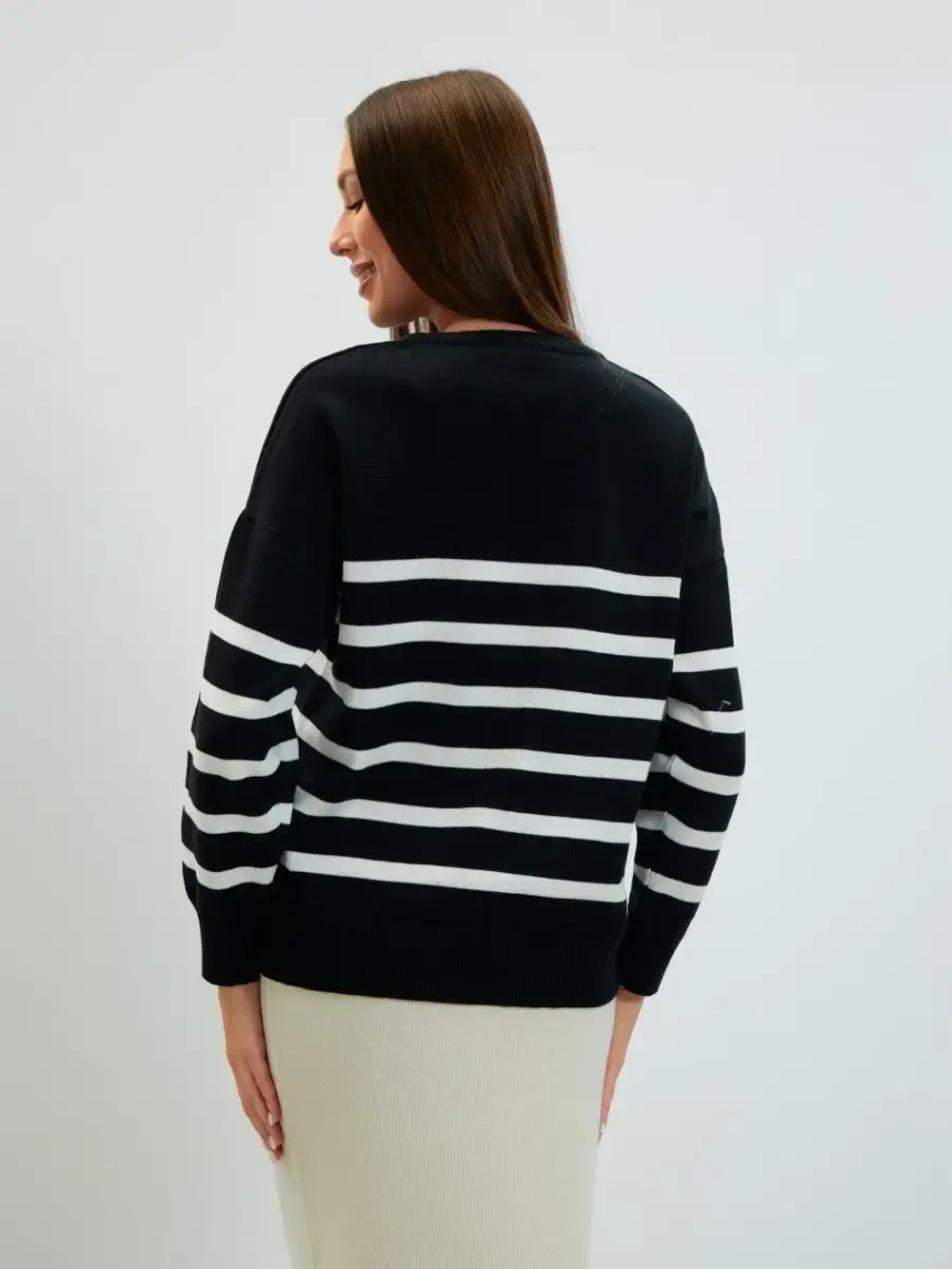 Джемпер в полоску вязаный