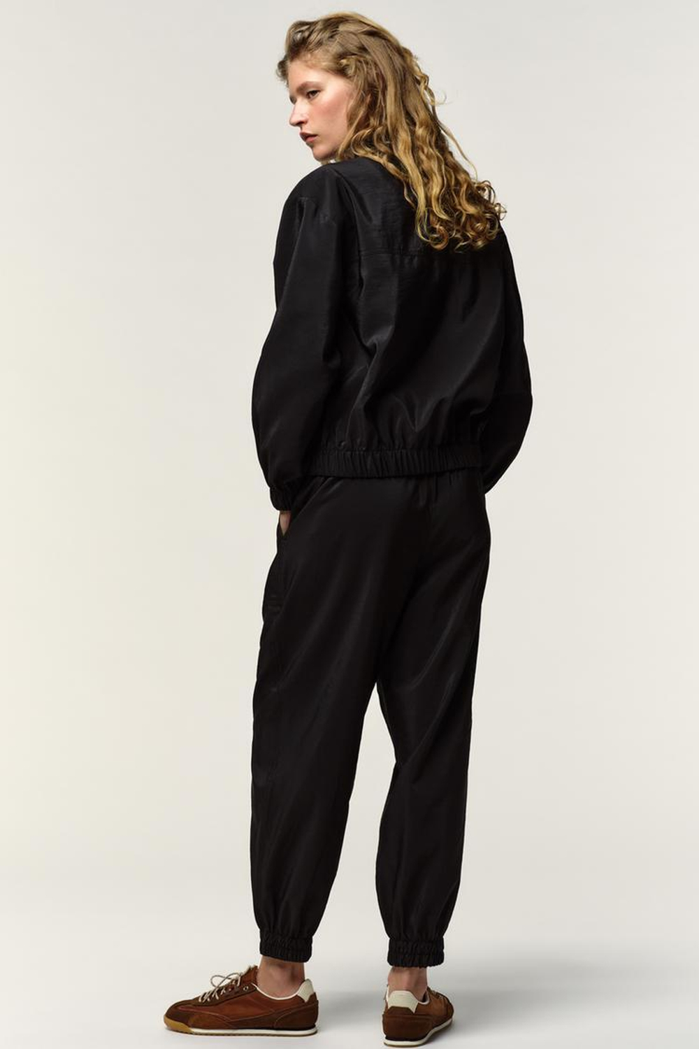 ZARA БОМБЕР С ВОРОТНИКОМ-СТОЙКОЙ, ЧЕРНЫЙ